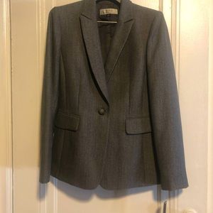 NWT Tahari blazer gray herringbone